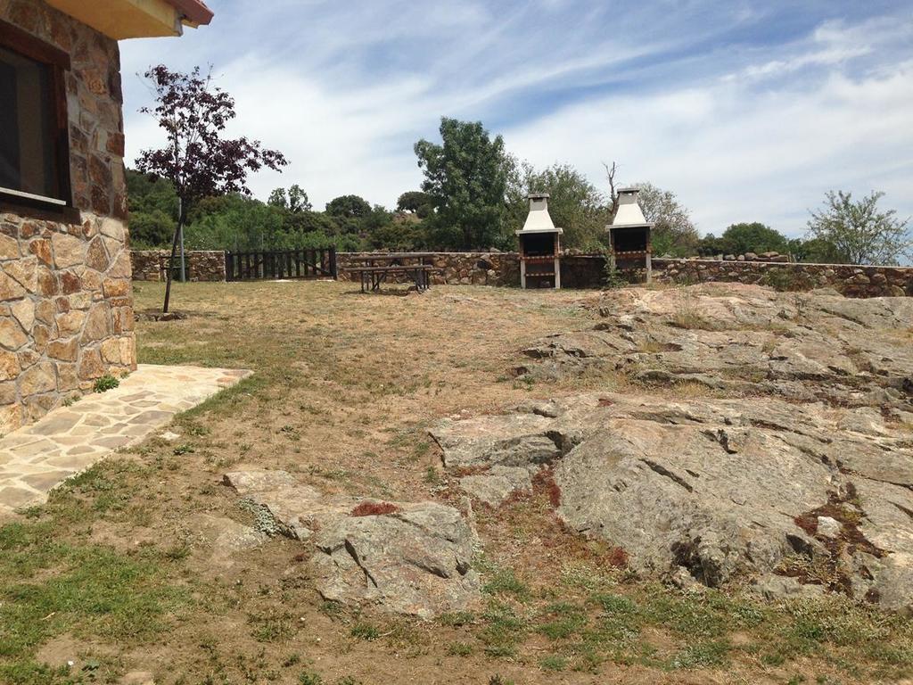 Las Casitas De La Poza Konuk evi Gargantilla del Lozoya Dış mekan fotoğraf