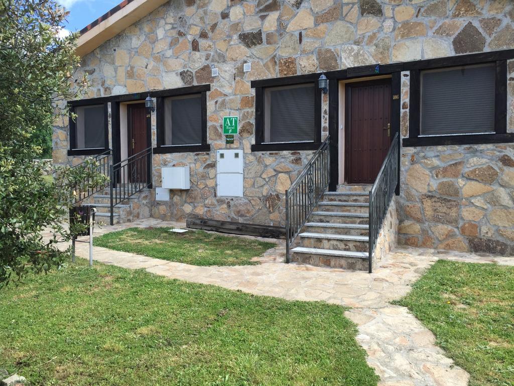 Las Casitas De La Poza Konuk evi Gargantilla del Lozoya Dış mekan fotoğraf